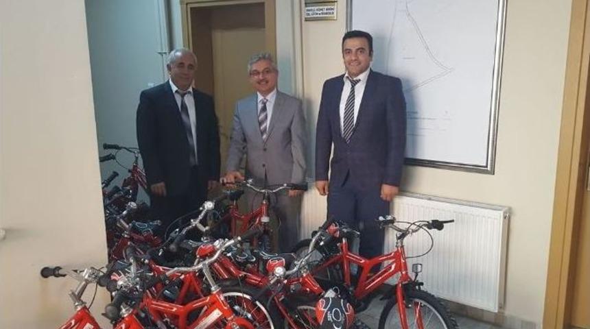 21 &Ouml;ğrenciye Hediye Bisiklet