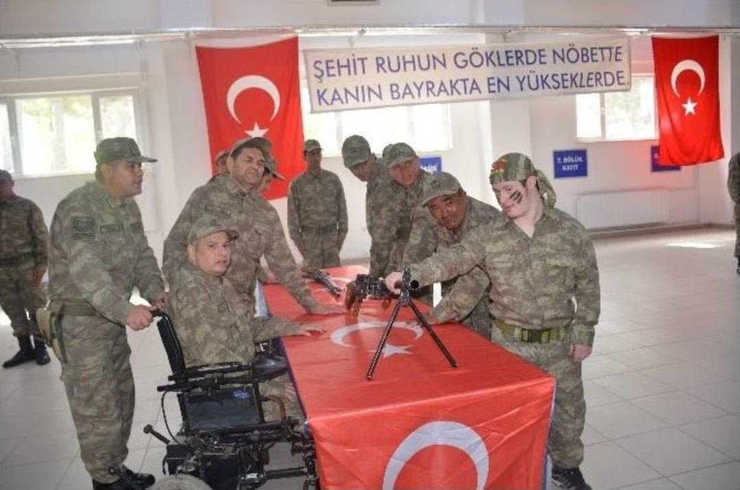 Bilecik&rsquo;te 25 Engelli, Temsili De Olsa Askerlik Heyecanı Yaşadı