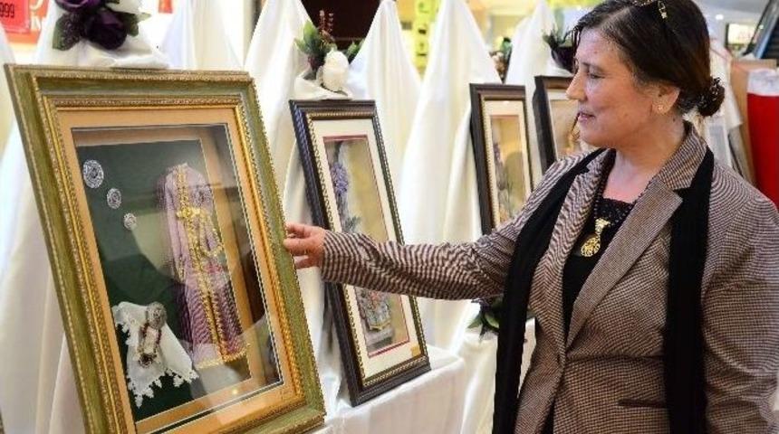 Espark&rsquo;ta &lsquo;bir Tablo Bir Bağış&rsquo; Sergisi A&ccedil;ıldı