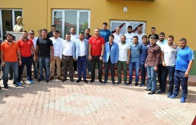 Döşemealtı 11. Yağlı Pehlivan Güreşleri Başlıyor