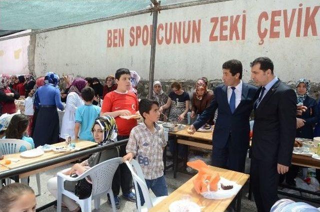 Hasan Varol İlkokulu’nda Kermes Açıldı