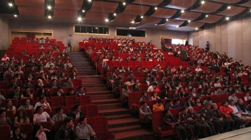 Dumesf Başkanı Ilıcak Gen&ccedil;lere Seslendi