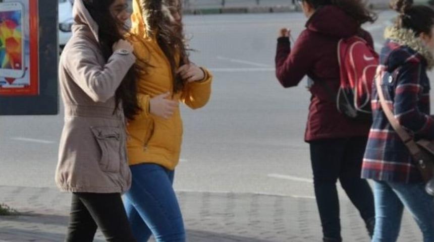 Lodos Bursa&rsquo;da Etkisini G&ouml;sterdi