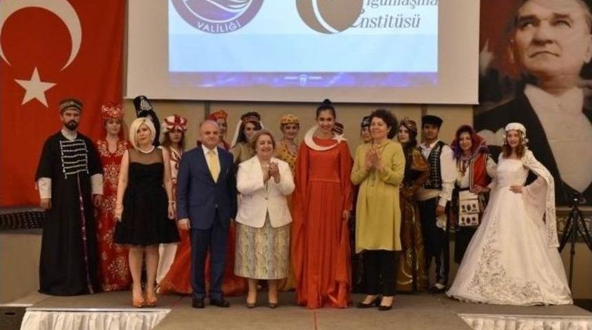 Mersin&rsquo;de &lsquo;toroslardan Saraya Zarafet&rsquo; Defilesi D&uuml;zenlendi