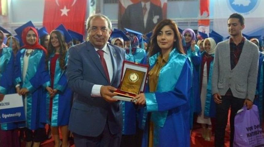 Yy&uuml;&rsquo;de Mezuniyet T&ouml;reni