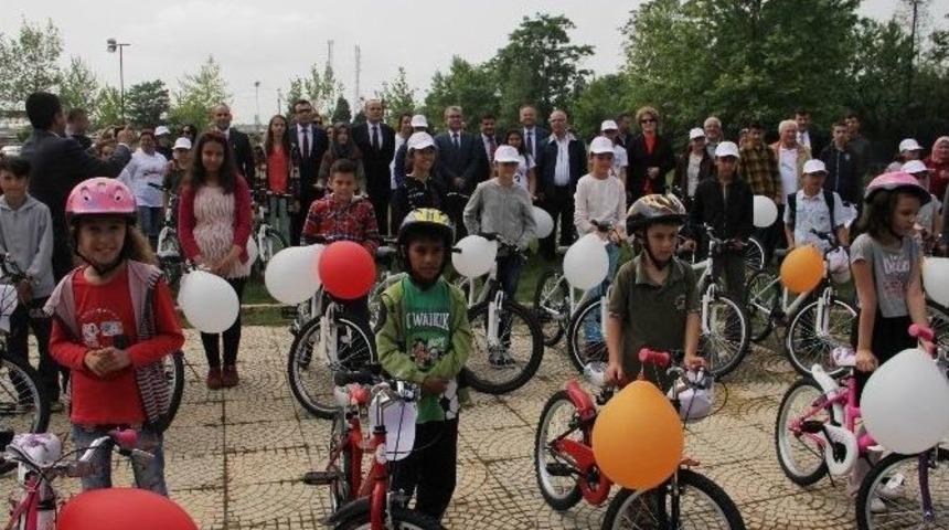 &Ouml;ğrenciler Bisikletleriyle Buluştu