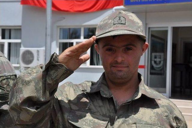 Batman&rsquo;da 25 Engelli Temsili Askerlik Yaptı 1