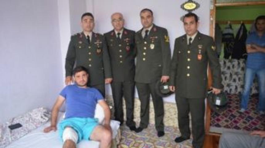 Nusaybin&rsquo;de Yaralanan Uzman &Ccedil;avuşa Ziyaret