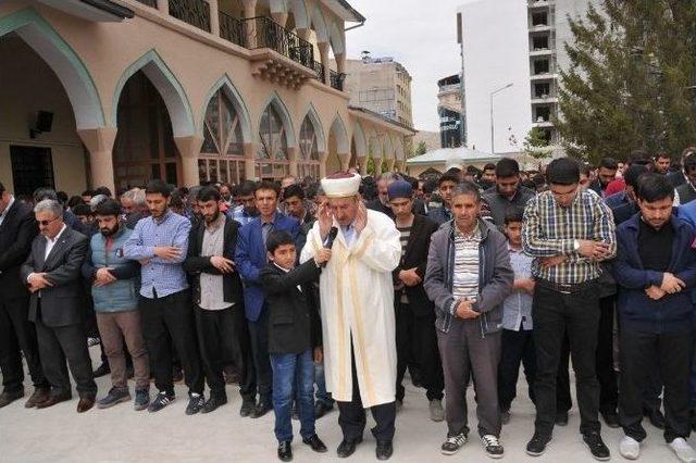 Bangladeş’teki İdamlara Tepki