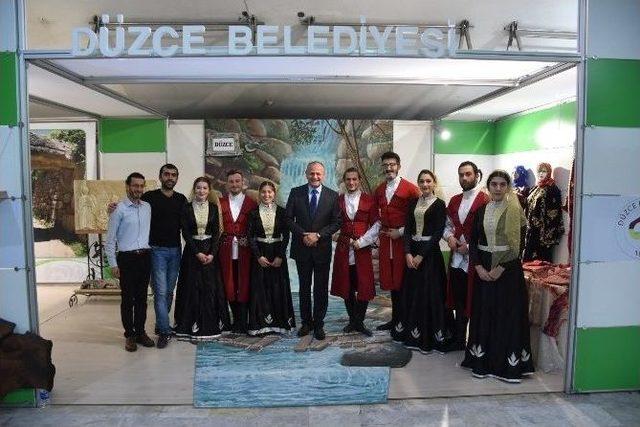 Düzce Stantlarına Ziyaretçi Akını