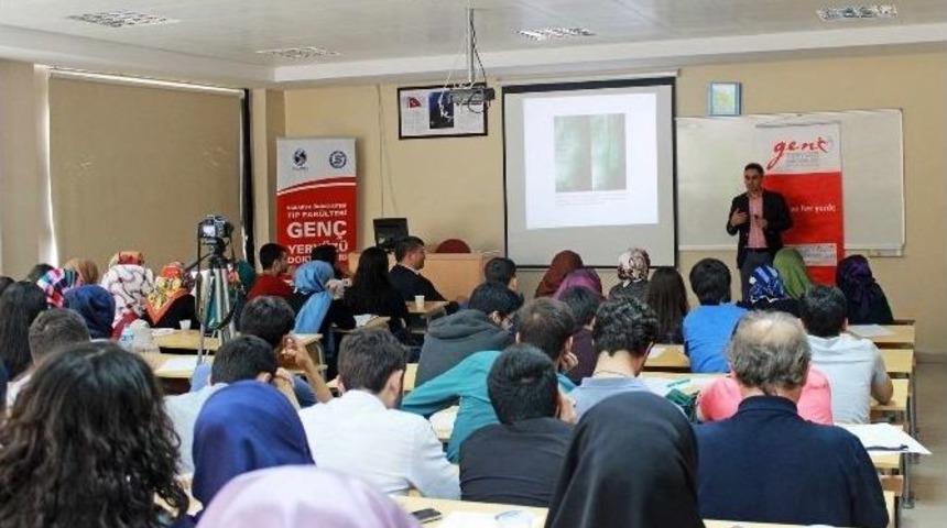 Sa&uuml; Tıp Fak&uuml;ltesi &Ouml;ğretim &Uuml;yesi Tatlı Seah&rsquo;ta Konferansa Katıldı