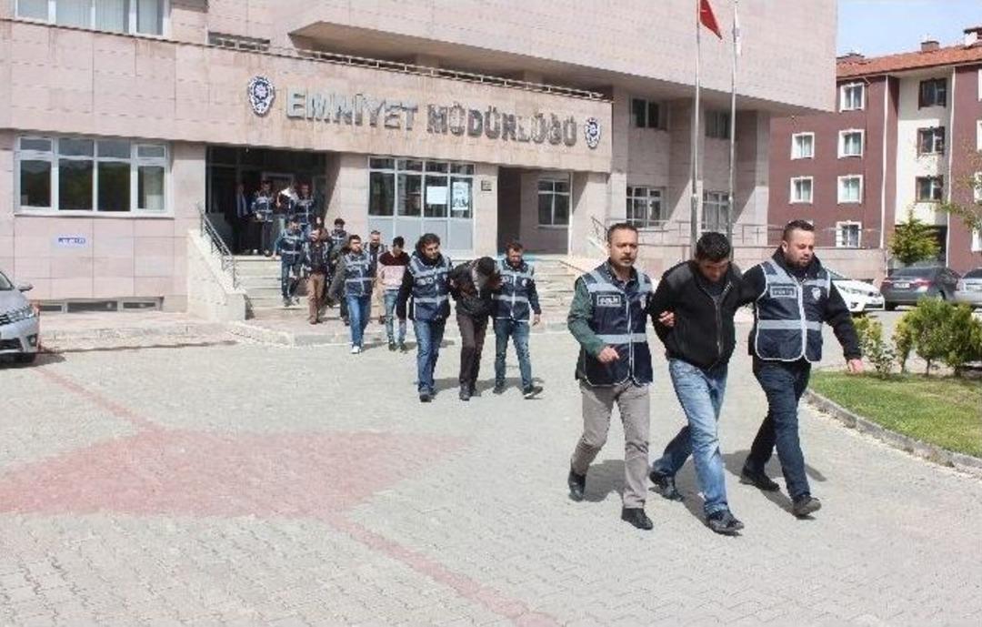 Yozgat Emniyeti Uyuşturucu Operasyonunda 10 Kişiyi G&ouml;zaltına Aldı