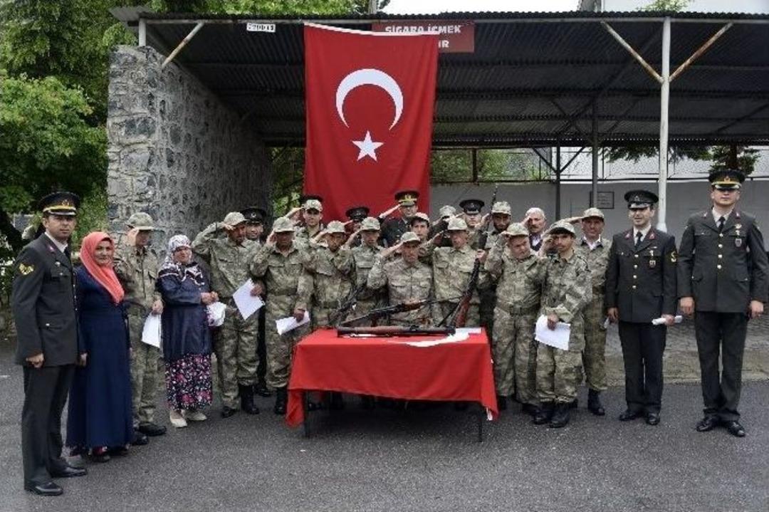 G&uuml;m&uuml;şhane&rsquo;de Engelliler Bir G&uuml;nl&uuml;ğ&uuml;ne Asker Oldu