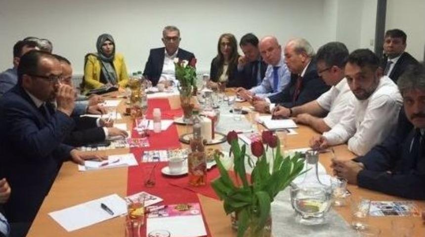 Almanya&rsquo;da Faaliyet G&ouml;steren G&ouml;&ccedil;men &Ccedil;atı Dernekler Bir Araya Geldi