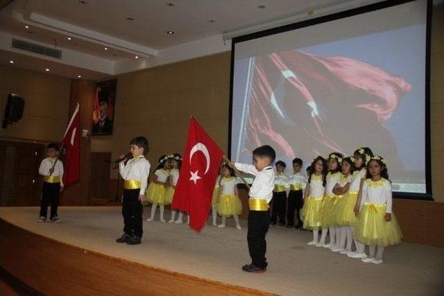 Kur&rsquo;an Kursu &Ouml;ğrencilerinden Yılsonu G&ouml;sterisi 1