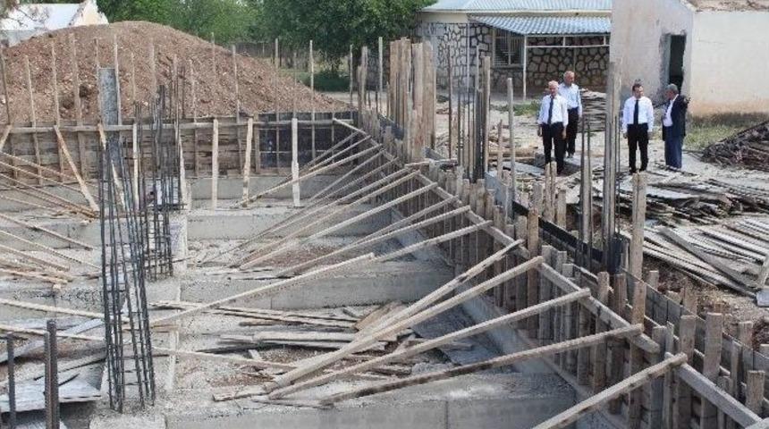 Samsat&rsquo;ın Yarımbağ K&ouml;y&uuml;ne K&ouml;y Konağı Yaptırılıyor