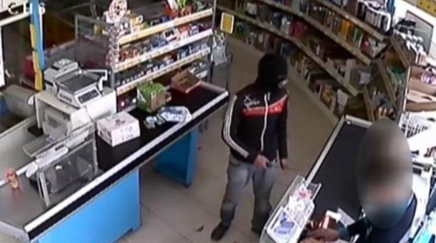 Markette Bı&ccedil;aklı Satırlı Hırsızlık