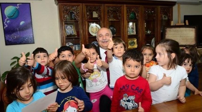 Miniklerden &Uuml;niversite Rekt&ouml;r&uuml; Prof. Dr. G&ouml;n&uuml;ll&uuml;&rsquo;ye Ziyaret