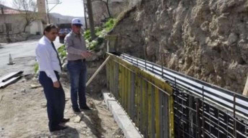 G&uuml;r&uuml;n Pınar&ouml;n&uuml; Mezarlığı&rsquo;nda &Ccedil;evre D&uuml;zenleme &Ccedil;alışmaları