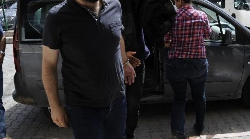 &Ccedil;anakkale&rsquo;de Televizyon Hırsızı Yakalandı