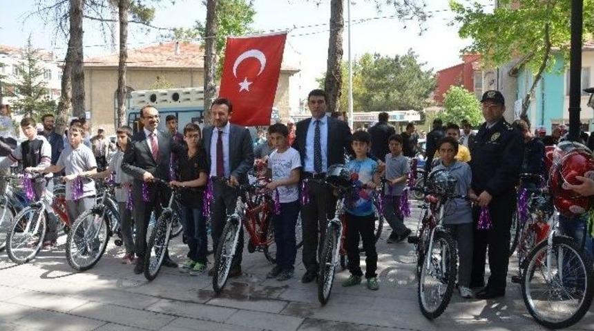 &Ccedil;umra&rsquo;da Trafik Haftası Farkındalık Programı D&uuml;zenlendi