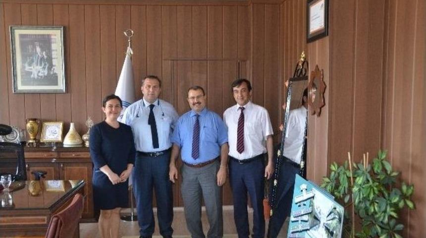 Eba Türkiye Birincisi Öğretmene Kutlama