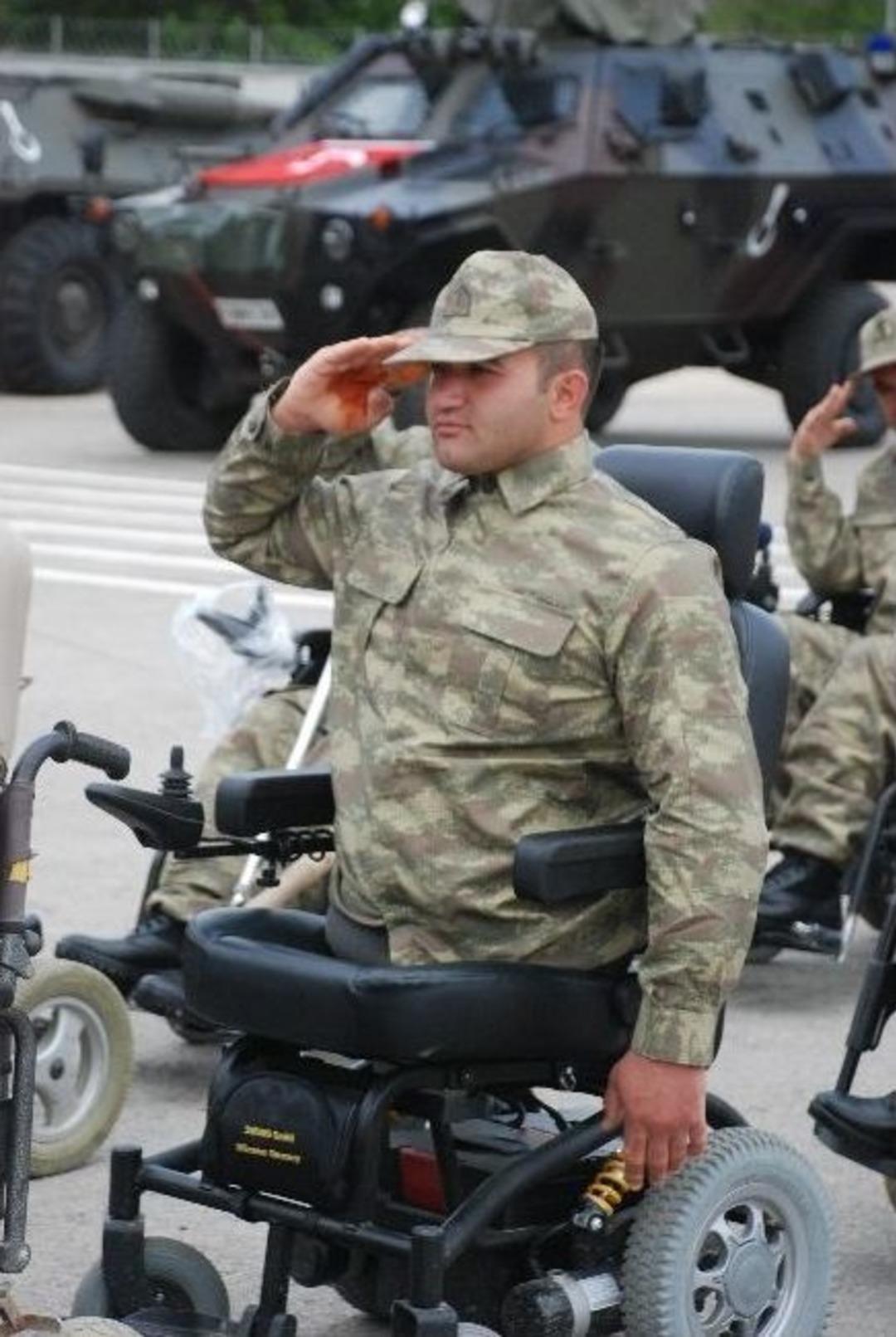 Doğuştan İki Ayağı Olmayan Engelli Askerden Anlamlı Mesaj