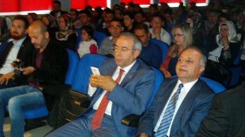 &Ouml;zalp Meslek Y&uuml;ksek Okulunda Tiyatro