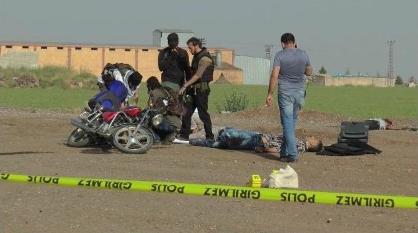 Ter&ouml;ristlerin Cesetleri İncelemenin Ardından Morga Kaldırıldı