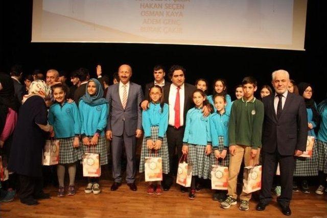 Sultangazi’de Dereceye Giren İmam Hatipli Öğrenciler İçin Ödül Töreni