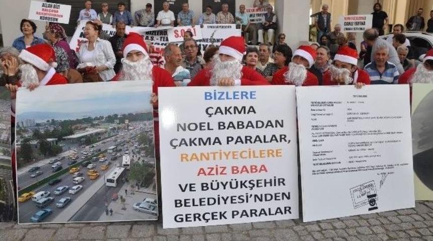 ’balçova Arsa Mağdurları’ndan ’noel Baba’ Kıyafetli Eylem