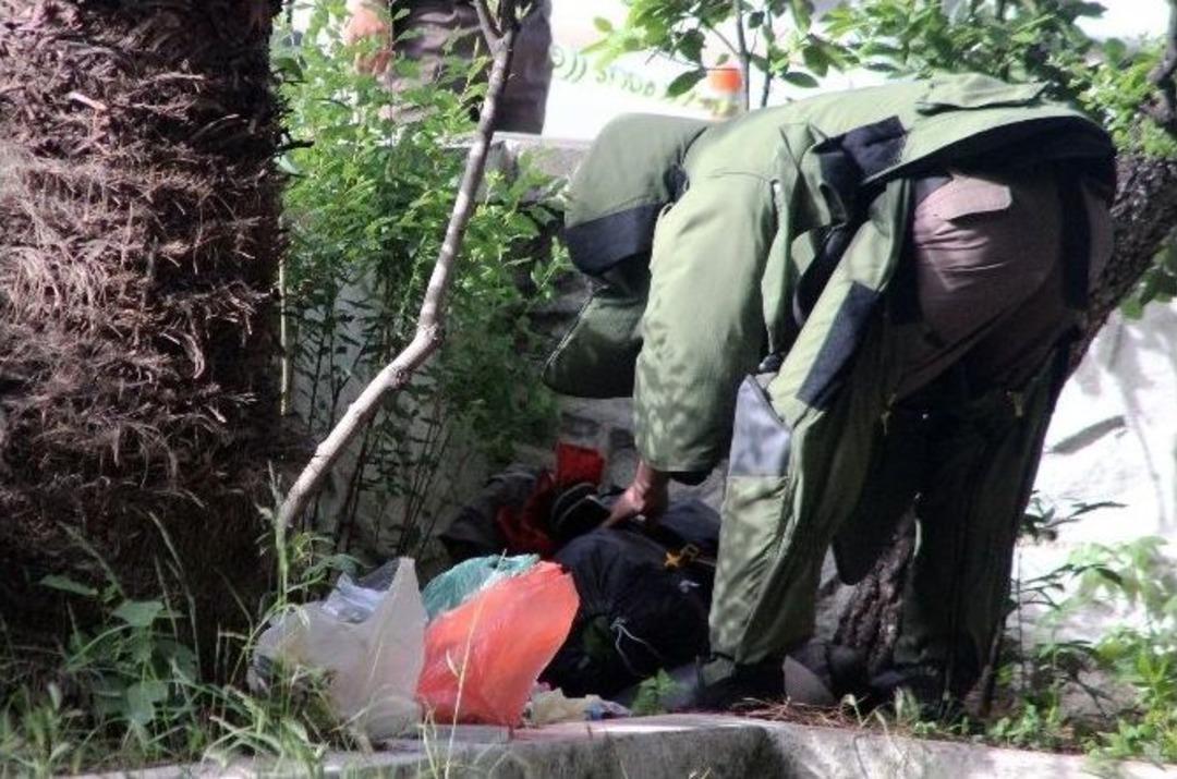 Ş&uuml;pheli &Ccedil;antadan Dağcılık Malzemesi &Ccedil;ıktı