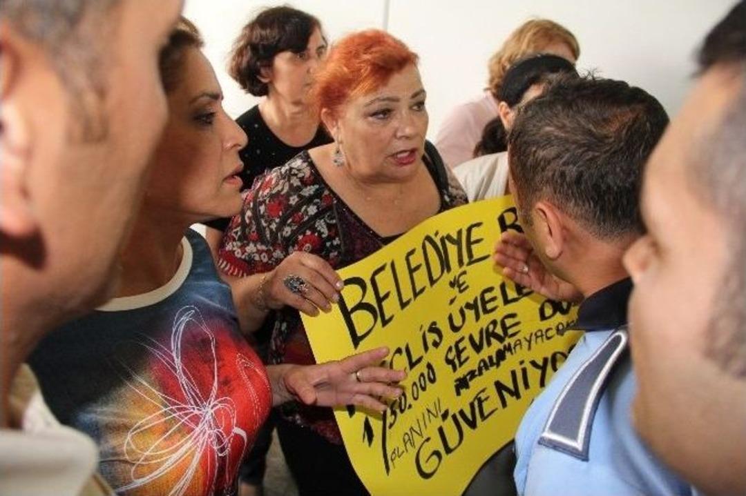 Mersin B&uuml;y&uuml;kşehir Meclisi&rsquo;nde N&uuml;kleer Eylemi