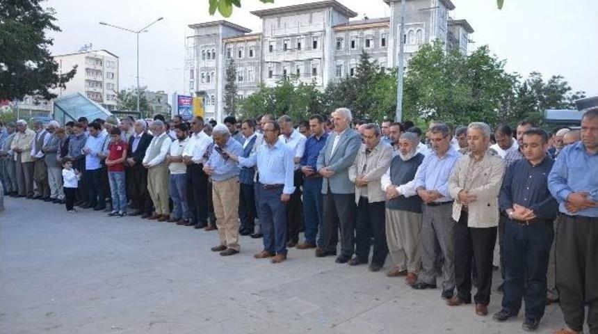 Kahta&rsquo;da Motiur Rahman Nizami İ&ccedil;in Gıyabi Cenaze Namazı Kılındı