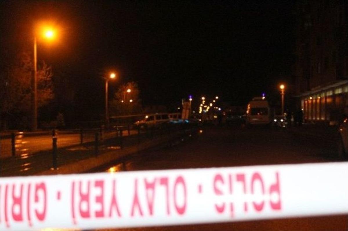 İran Konsolosunun Evinin &Ouml;n&uuml;nde "ş&uuml;pheli Buzdolabı" Alarmı