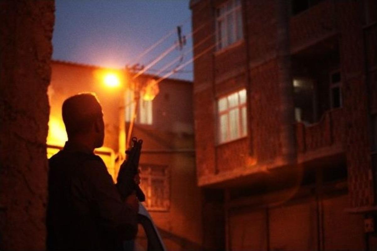 Adana&rsquo;da Ter&ouml;r Operasyonu: 20 G&ouml;zaltı
