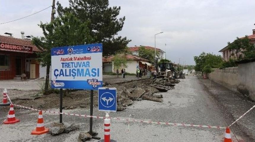 Kaldırım Yenileme &Ccedil;alışmaları Devam Ediyor