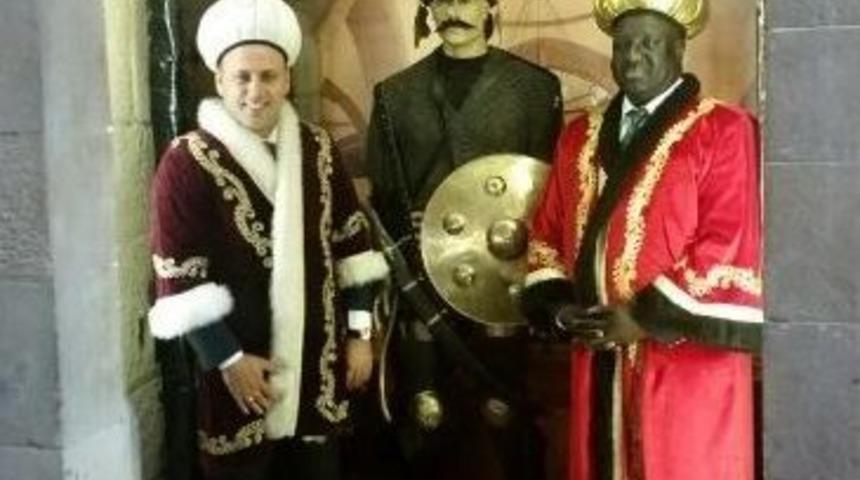 Gambiya B&uuml;y&uuml;kel&ccedil;isi &lsquo;paşa&rsquo; Oldu
