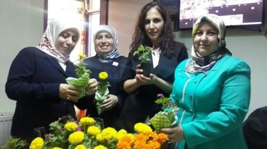 Ak Kadınlar Hemşireleri Unutmadı