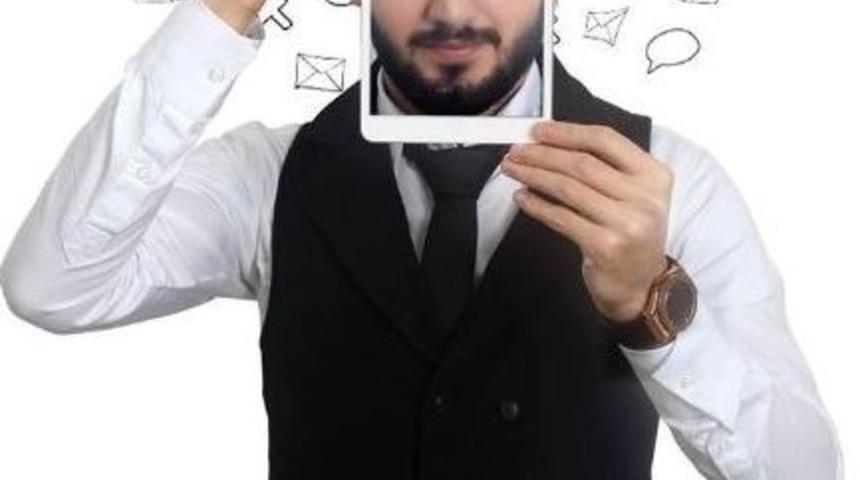 Gen&ccedil; Fenomen Alaattin &Ccedil;ağıl&rsquo;a Bir &Ouml;d&uuml;l Daha