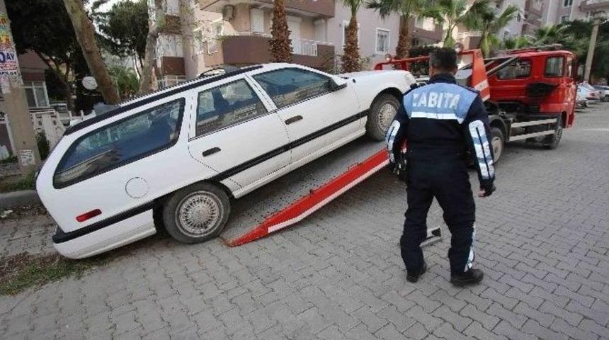 Bayraklı&rsquo;da Hurda Ara&ccedil; Operasyonu