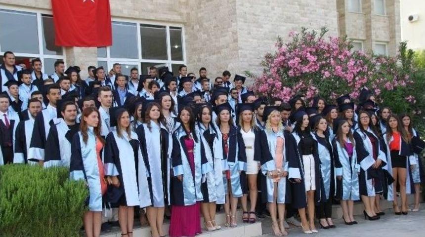 Ad&uuml; Didim Myo&rsquo;da Mezuniyet Sevinci