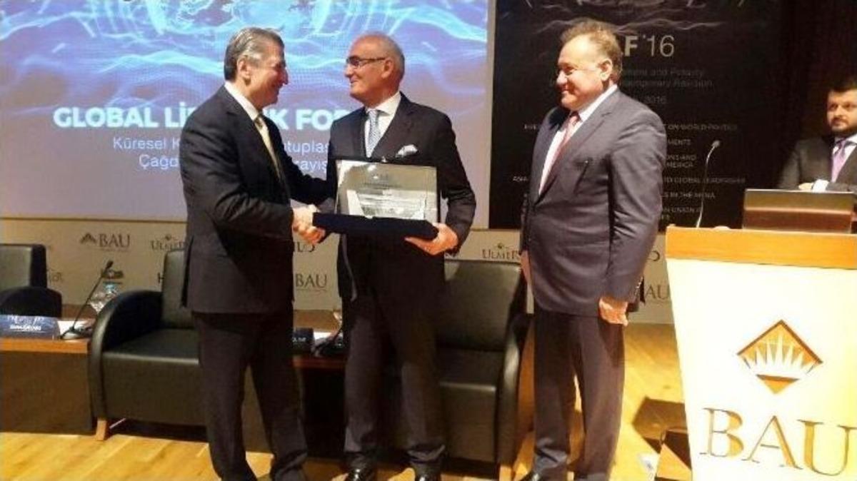 Samsun B&uuml;y&uuml;kşehir Belediye Başkanı Yılmaz&rsquo;a Onur &Ouml;d&uuml;l&uuml;