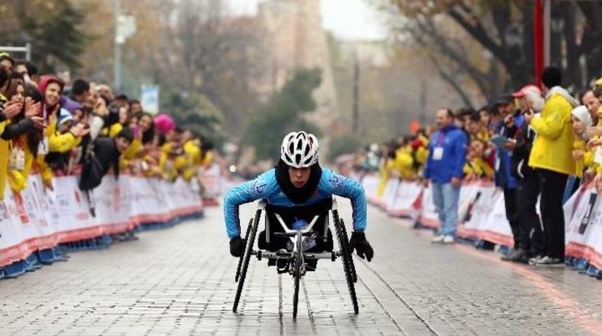 Bağcılarlı Atletler Antalya&rsquo;dan Madalyalarla D&ouml;nd&uuml;