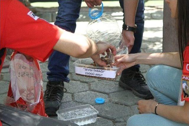 Esogü Akut Öğrenci Topluluğu’ndan “sevgi Tabağı”