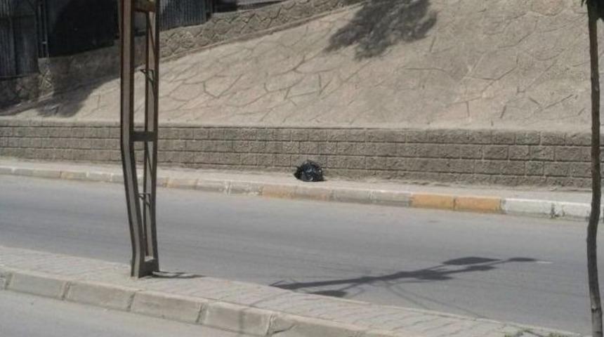 Duvar Dibine Bırakılan Siyah Poşet Polisi Harekete Ge&ccedil;irdi