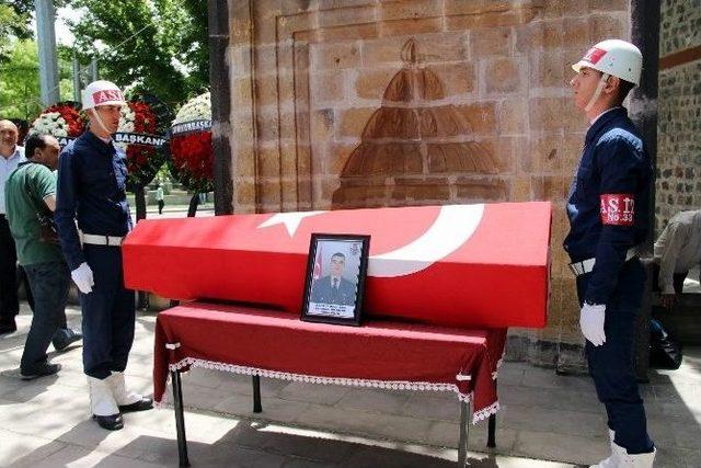 &Ccedil;ukurca Şehidi Uzman &Ccedil;avuş Akarsu Son Yolculuğuna Uğurlandı 1