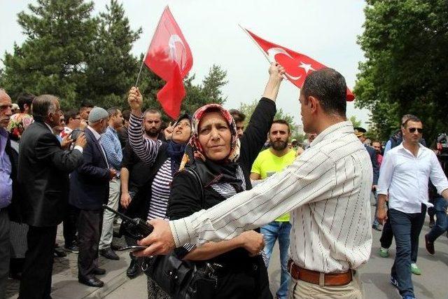 &Ccedil;ukurca Şehidi Uzman &Ccedil;avuş Akarsu Son Yolculuğuna Uğurlandı 3