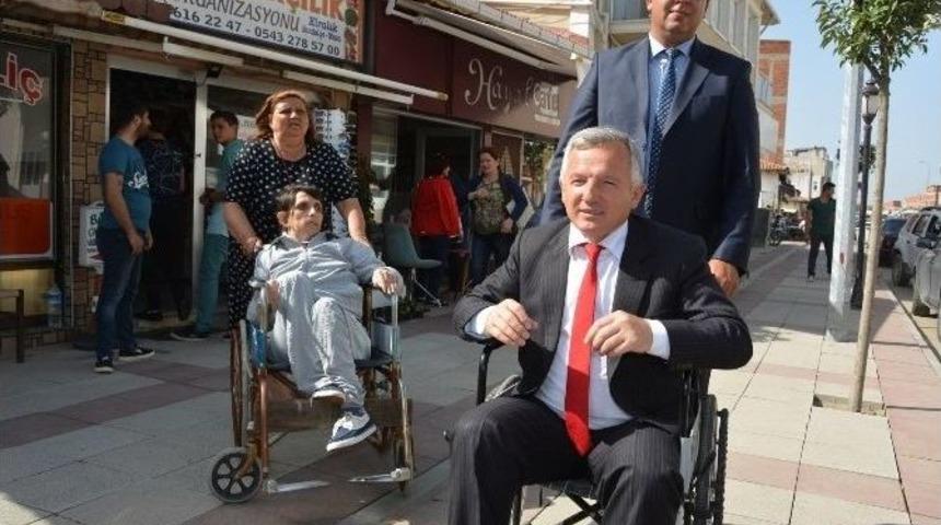 Belediye Başkan Tekerlikli Sandalyele Sokakları İnceledi