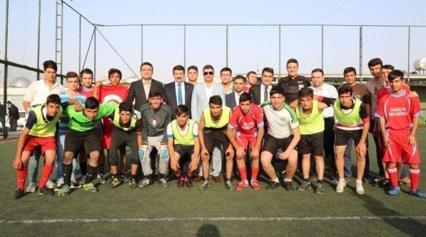 Ekinci Gen&ccedil;lerle Halı Sahada Buluştu